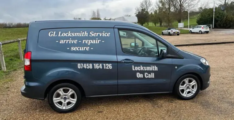 GL Locksmith blue ford courier